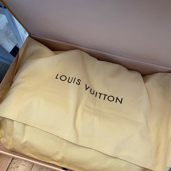 SOLD on EMT Louis Vuitton Neverfull MM - Picture 11 of 11